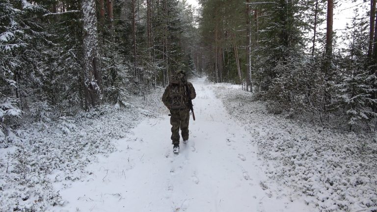 Чоловік і син вирішили поїхати в тайгу на полювання. Я не знаходжу собі місця, три рази дзвоню, відповіді немає