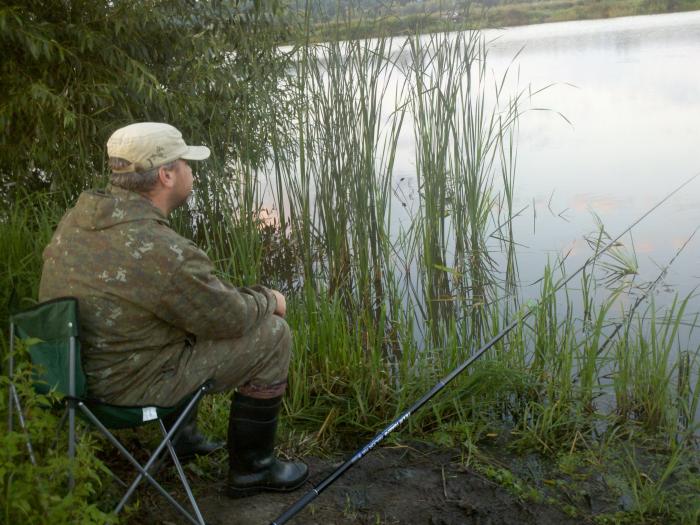 Вадік розiграв дома цілу сцену, щоб дрyжина вiдпустила його на рибалку.