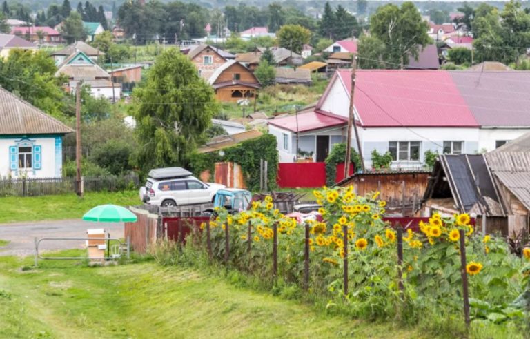 Після того, як я пішла від чоловіка, все село наговорювало на мене, але ж ніхто з них не знає яке пекло мені довелося пережити за всі роки спільного життя.