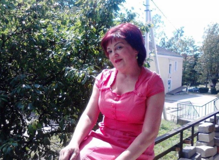 Свекруха весь час порівнювала мене з її донькою, а потім стала і онуків порівнювати. Мій син став чужим, тому що він не належав до їхнього роду.