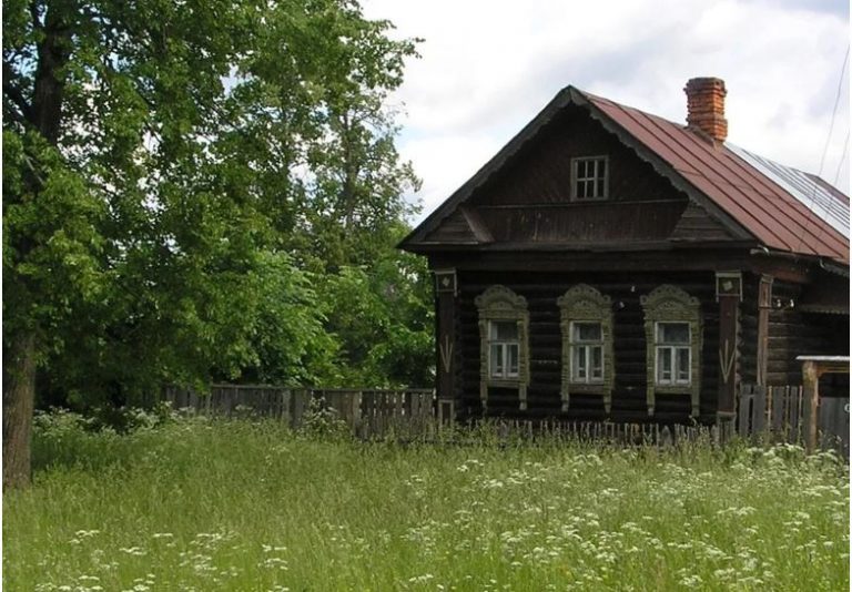 Я nродала будиночок, який мені залишив батько, і на ці rроші куnила квартиру. Раптом з’явилася сестра з якимись вимогами