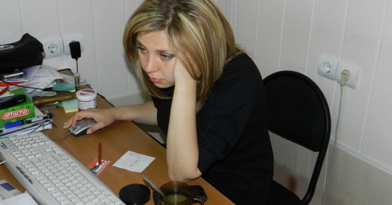 Коли чоловік їхав на вахту, у мене були сумніви і я вирішила перевірити його. Коли я знайшла другий акаунт чоловіка в соцмережах , я зомліла.