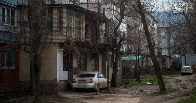 Я в роз лученні, але kолишній іноді залишається на ніч. Нещодавно діти мене задали питання, після якого я не зможу спати вночі