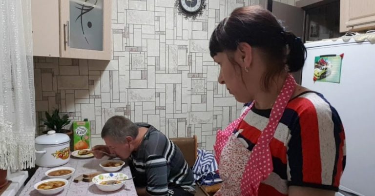 Для чоловіка я стала і прибиральницею, і кухаркою, і нянею для дітей. Але в підсумку він кинув мене і пішов до своєї колеги по роботі