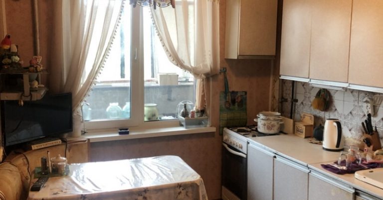 Після того, як чоловік втратив роботу, в нашому житті все перевернулося з ніг на голову. А з цієї ситуації я бачу лише один вихід