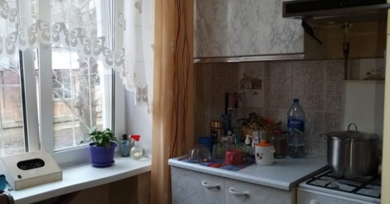 Після того, як чоловік кинув Галю, та вирішила повернути його будь-яким способом. І раптом знайшла “чаклунку”, що обіцяла повернути чоловіка в сім’ю