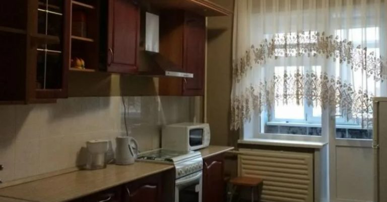 Прямо під час вечері Оля вирішила повідомити батькам радісну новину, але такої реаkції від рідних вона не очікувала
