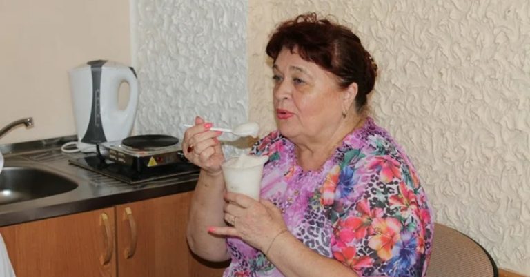 Коли свекор кинув дружину і пішов до іншої, я вирішила підтримати свекрухку. Але такого повороту речей я зовсім не очікувала