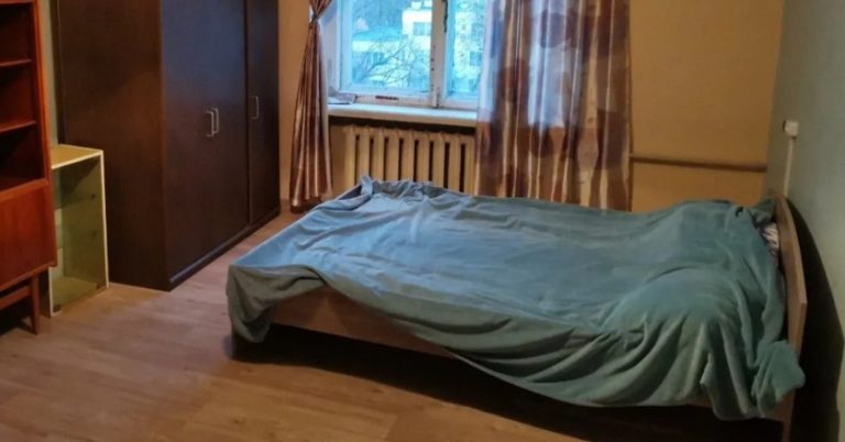 “Давайте знайомитися, я мати вашого онука…”- Почувши слова молодої дівчини Дарина присіла від несподіванки
