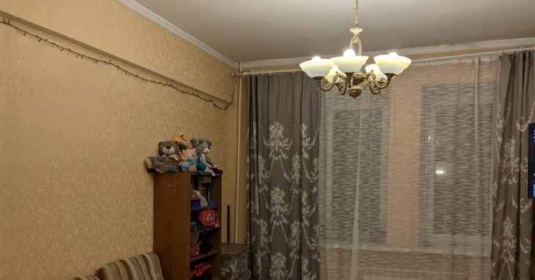 Коли чоловіка підвищили на посаді, він став поводитись дивно, постійно дорікав і критикував мене, але остання його витівка вже остаточно перейшла за межу.