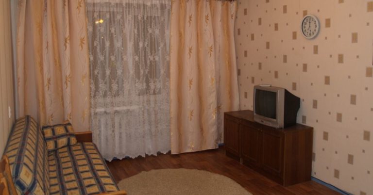 З першого ж дня я з легкістю порозумілася зі свекром, а він прийняв мене, як дочку, але біда прийшла звідти, звідки не чекали.