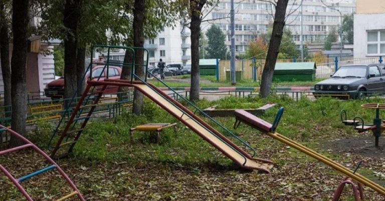 Сусідка Люда була занадто жорстока до своєї дочки. Адже вона навіть не підозрювала що з неї потім виросте