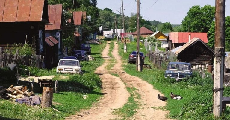 Після багато років розлуки, я побачила батьків уві сні, і вирішила провідати їх із сім’єю. Але виявилося це не такою вже й гарною ідеєю
