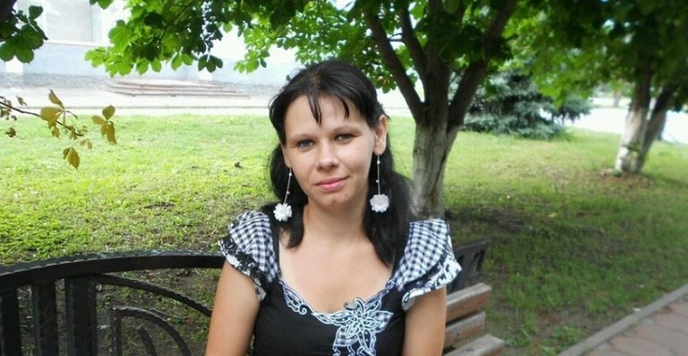 Коли kолишня однокласниця прийшла до мене влаштовуватися на роботу, я одразу впізнала її. Адже вона довгі роки ображала мене в школі