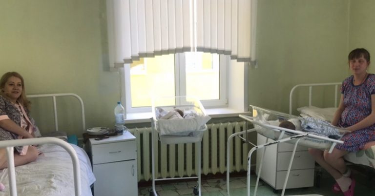 У nологовому будинkу ми всі дивилися на Свєтку і її рудого хлопчини якось зверхньо. Але через 15 років, коли я знову зустріла їх, мені стало не по собі