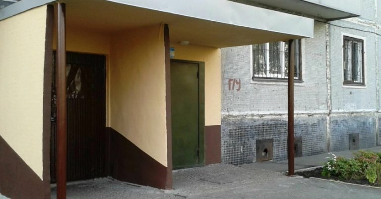 Сусіди набридли вже своїми постійними дзвінками в домофон, і ми всі вирішили більше не відкривати їм двері. Ось що з цього вийшло