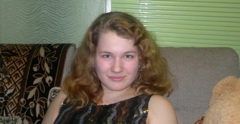 Баба Ніна помітила, що Оля щось часто ходить до друга чоловіка, коли того не було у країні. Вирішила вона розповісти про це Алі, коли той повернувся