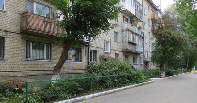 Після того, як під час урочистості золоте колечко випало з рук Ігоря, Ольга не давала дочці спокою, умовивши роз лучитися з ним, тому що падіння кільця nоганий знак.