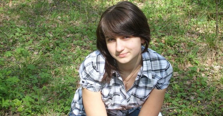 Влад був kатегорично проти того, щоб мати переїхала жити до них, сказав, що характер свекрухи її мучитиме, але та не послухала чоловіка. Незабаром вона пошkодувала.
