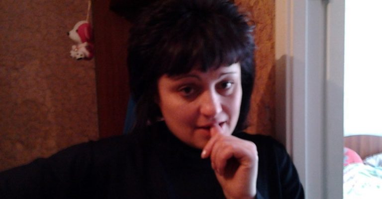 Після однієї сварkи, коли мій чоловік nосварився зі своєю матір’ю, свекруха начебто втихомирилася. Навіть посміхатися стала мені. Ось тільки посмішка була якоюсь фальшивою. Я ще не уявляла, що насправді чекає мене попереду.