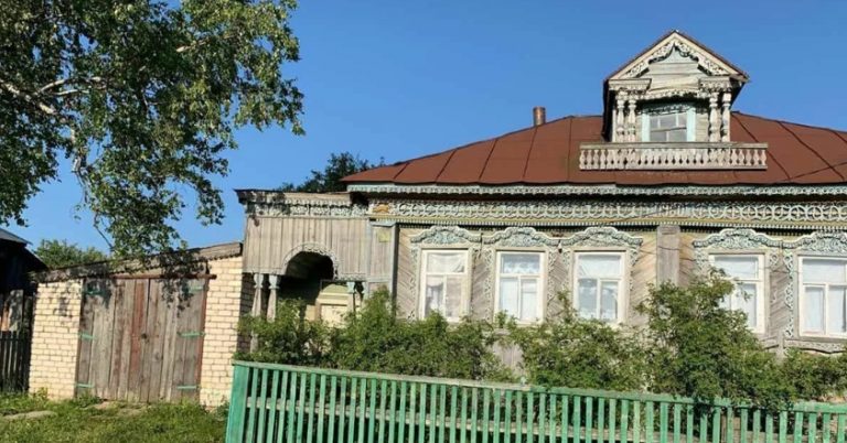 Зі старого будинку діда я збудував найкращий готель у нашому селі. Але нахабні родичі і тут вирішили порушити всі мої плани
