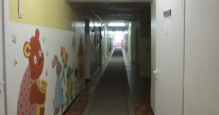 Коли ми з чоловіком вирішили, що удочеримо саме ту дівчинку, вона повела мене за руку, щоб показати дещо. Побачивши ЦЕ, я застигла на місці