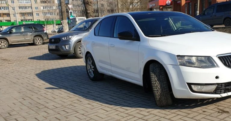 Я не вірив чуткам, що дружина мені зрад жує. Але одного разу вирішив піти до неї в офіс, не попередивши її, тут і все відкрилося