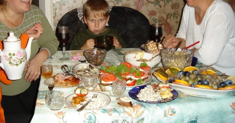 Родня чоловіка дістала мене вже своїми порівняннями між дітьми. І тепер я вже змушена вдатися до крайніх заходів