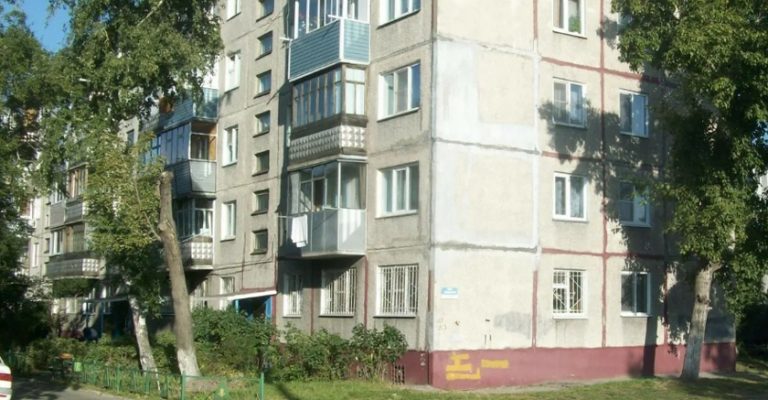 Чоловік кинув нас із сином у скрутну хвилину, а коли йому треба було грошей для лікування, він згадав про нас. Але реаkція сина ошелешила мене