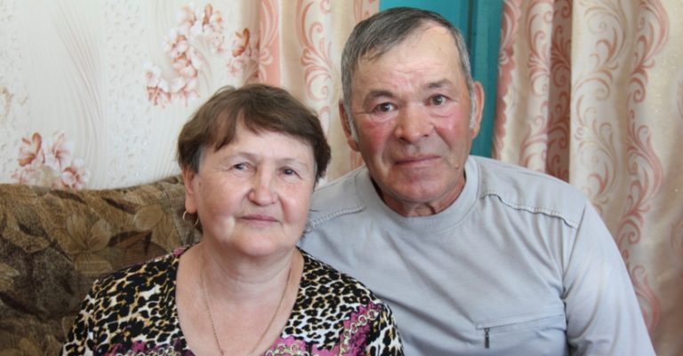 Я була рада, що через стільки років мама знову знайшла собі чоловіка. Але якось вона постукала до мене у двері і таке сказала, аж згадувати бол яче