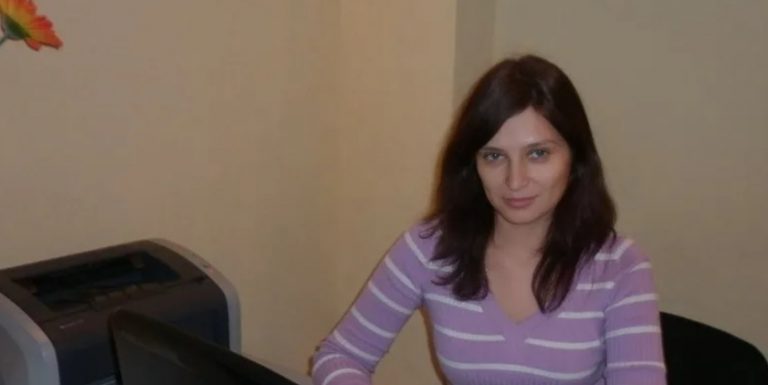 У своїх страաних снах навіть я не могла уявити, що одного разу друзі попросять мене взяти їхню доньку на роботу. Адже я знаю про нєї те, що ніхто не знає