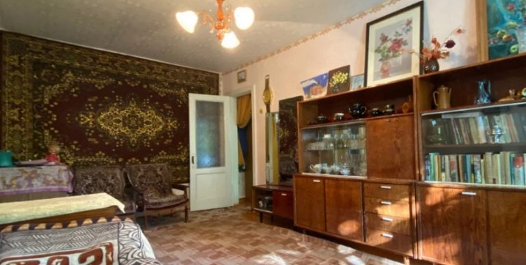 Друзі запросили нас на новосілля, але оскільки донька хво ріла, я вирішила, що я залишуся з нею вдома. Але слова подруги мене просто приголомшили
