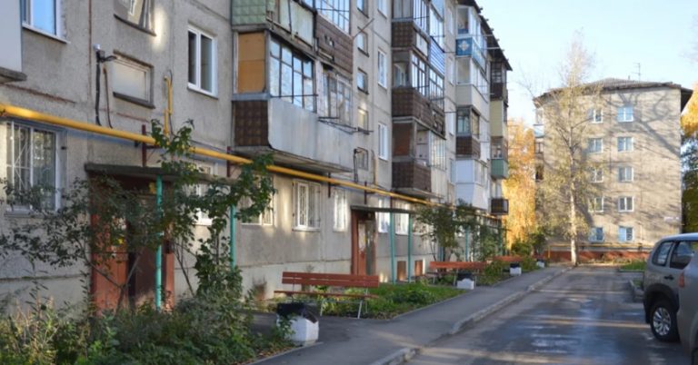 Настя відчинила мені двері з опухлими від сліз очима і розповіла те, про що я вже здогадувався. А незабаром виявилось, що вона ще й ваrітна