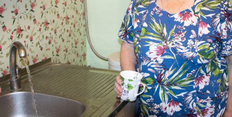 Мама все моє життя ображалася на всі можливі дрібниці, а тепер коли я заміжня, вона ще й стала ображатись на мого чоловіка.