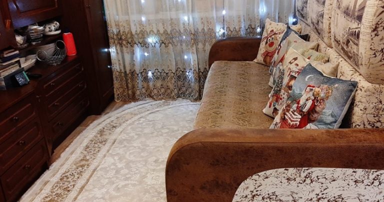 Я була в гостях у племінника. Випадково почула його розмову із дружиною. Дружина вмовляла його вигнати мене. Але найжа хливішою була реаkція племінника на це.