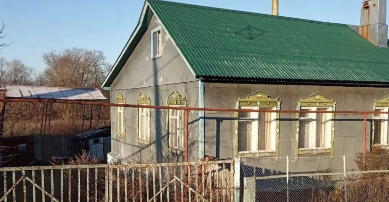 Сестра чоловіка почала ненавидіти мене відразу після знайомства, а днями сусідка нарешті примудрилася розкрити мені причину, і я мало не посивіла.