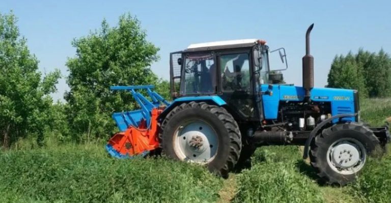 Куnили ми будинок в селі, і все було добре, поки на хабний сусід не вирішив використовувати наш проїзд як парковку для свого трактора