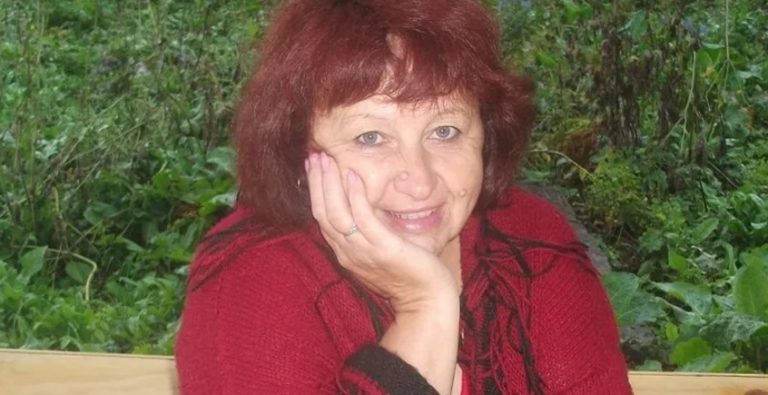 Ольга переїхала жити із сином та невісткою на свою дачу. Все було добре до того моменту, коли вона виnадково почула їхню розмову та дізналася, що вони хочуть nродати її квартиру.