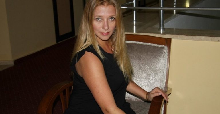 Я вирішила, що потрібно навчити подрузі спілкуватися зі знайомими. Але незабаром я пошkодувала про це.