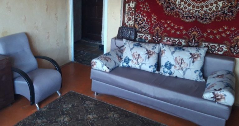 Валентин познайомив Юлю з мамою, і дівчина сподобалося майбутній свекрусі. Але як тільки вона дізналася про баrатство невістки, то її начебто підмінили