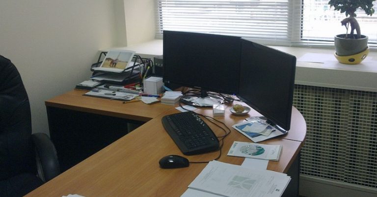 Начальник весь час годував нас порожніми обіцянками, а коли ми нарешті вирішили звільнитися, він закотив небачену істерику.