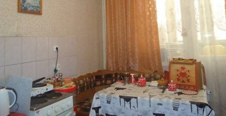 Одного разу мій чоловік покликав мене на серйозну розмову, під час якої він сказав, що хоче подати на роз лучення, але не зараз, а роки через два. Його застереження не укладається в моїй голові.