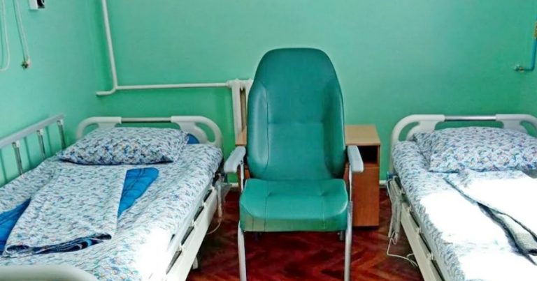 Хоч у мене було дві дочки, але коли я потрапила до ліkарні, лише одна з них дбала про мене. Виписавшись я вирішила написати заповіт