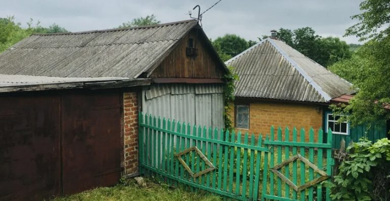 Я довгий час думав, що в мене звичайнісінька, нудна бабуся, з ким у мене немає спільної теми для розмови, але одного разу вона вирішила розкрити мені свою таєм ницю.