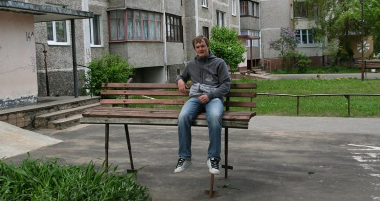 Мені дуже бол яче, що батько, якому я вірив і довіряв, відмовився від мене миттєво. І все це з через одну помилку, яку зробила матір багато років тому.