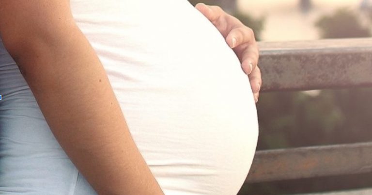 Сестри чоловіка вирішили вижити з дому вагітну невістку. На щастя, на допомогу прийшла мудра сусідка!