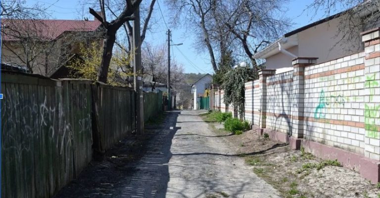 Одного разу мій син помітив на вулиці бабусю, яка не могла знайти свій будинок. Навряд чи хтось може уявити собі, чим обернулася ця історія