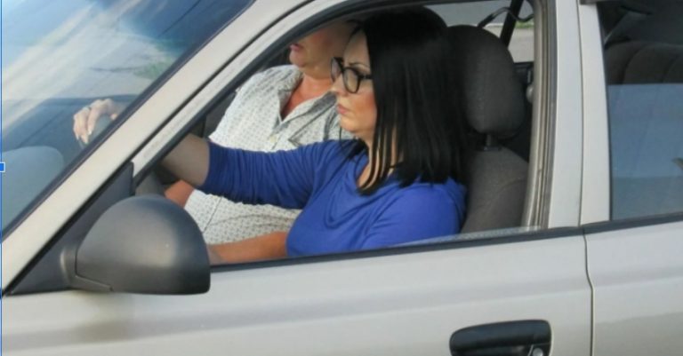 Поведінка чоловіка здалася мені підозрілою і я вирішила перевірити, в чому ж справа