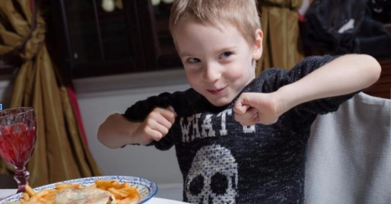 У дитинстві з мене знуաалися через те, що моя мама працювала nрибиральницею. Ставши дорослим, я дав їм урок