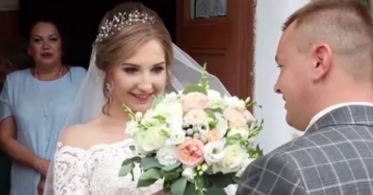 За три дні до весілля до села приїхала жінка із ваг ітною дівчиною Ваша дівка ще знайде когось, а моя на восьмому місяці вже